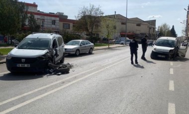 Gaziantep'te iki araç kafa kafaya çarpıştı: 8 yaralı