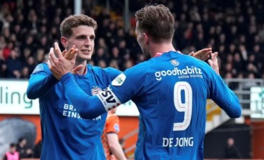 Hollanda Ligi'nde PSV Eindhoven 3 puanı 3 golle aldı