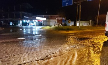 Elazığ'da sağanak: Bingöl karayolunda ulaşım tek şeritten sağlandı