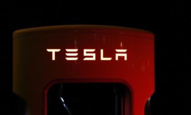 Tesla, ABD'de bazı elektrikli araç modellerinin fiyatlarında artışa gitti