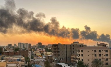 Sudan'ın tarihi darbeler ve ordu içindeki mücadelelerle dolu