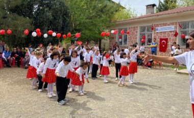 Depremzede çocuklar yaşadıkları acılara karşın 23 Nisan'ı coşkuyla kutladı