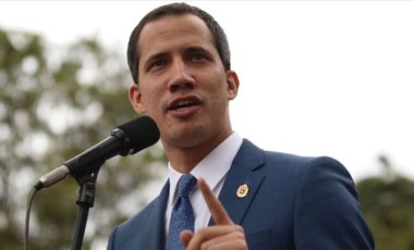 Kolombiya, Venezuelalı muhalif Juan Guaido'nun ülkeyi terk etmesini istedi