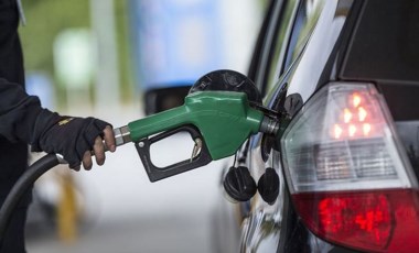 Benzine indirim yolda: Güncel benzin ve motorin fiyatları (28 Nisan 2023)