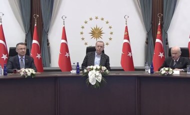 Erdoğan, Adana'daki açılışa canlı bağlantı ile katıldı: Birileri varsın 'yolları mı, köprüleri mi yiyeceğiz?' desin...