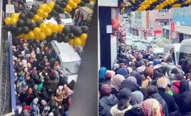 İndirim yapan mağazanın önünde izdiham yaşandı