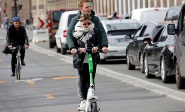 Paris, kiralık e-scooter’ları yasaklayan ilk kent oldu