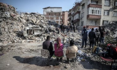 Depremlerin üzerinden 2 ay geçti, yaralar sarılmadı, skandallar bitmedi