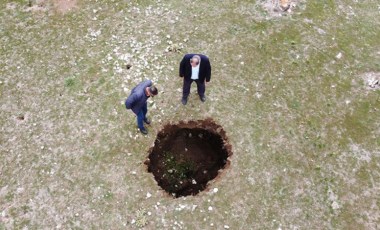 Bölge halkı tedirgin: 3 metre çapında, 5 metre derinliğinde obruk meydana geldi!