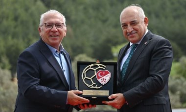 TFF Başkanı Mehmet Büyükekşi: 'Kulüplerimiz ekonomik olarak zor günler geçiriyor'