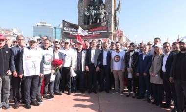 HAK-İŞ Taksim Cumhuriyet Anıtı’na çelenk bıraktı