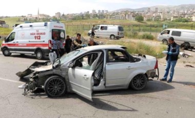 Kahramanmaraş'ta trafik kazasında 2 kişi öldü, 2 kişi yaralandı