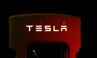 Tesla, satılan 1,1 milyon aracını geri çağıracak