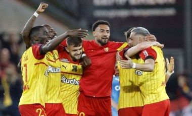 Ligue 1'de Lens'ten 3 puanı 10 kişi ile aldı