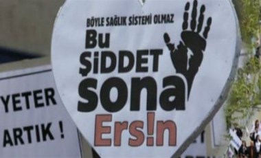 Hasta ve yakınları, 'serum' nedeniyle 2 sağlık memurunu darbetti