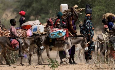 Çatışmaların sürdüğü Sudan'da tahliye edilmeyen personele 'Nöbetçi yok' açıklaması