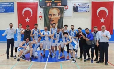 Belediye başkanı basketbol takımında oynuyor