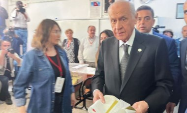 MHP Genel Başkanı Devlet Bahçeli Ankara'da oyunu kullandı