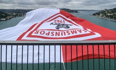 Samsunspor bayrakları İstanbul Boğazı'nda dalgalanıyor