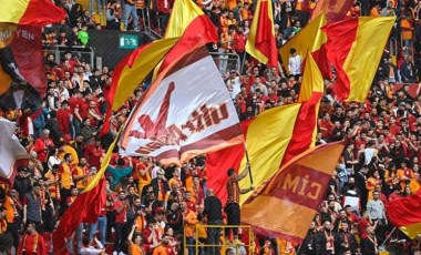 Galatasaray tribünlerinde şampiyonluk şarkıları