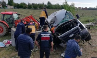 Tarım işçilerini taşıyan minibüs devrildi: 1 ölü, 8 yaralı