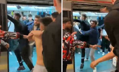 Marmaray'da iki grup arasında kavga! Yumruklar havada uçuştu...