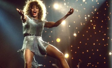 Son dakika... Dünyaca ünlü şarkıcı Tina Turner yaşamını yitirdi