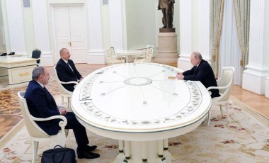 Moskova'da üçlü toplantı: Putin, Aliyev ve Paşinyan bir araya geldi