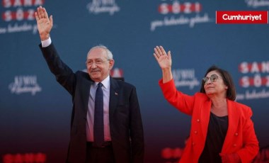 Cumhurbaşkanı Adayı Kemal Kılıçdaroğlu, Eşi Selvi Kılıçdaroğlu ile Birlikte Oy Kullanıyor