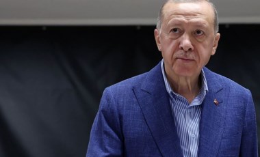 Erdoğan'ın oy kullandığı okulda gerginlik: Sinirli anları kameraya yansıdı