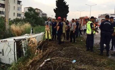 Bergama'da cezaevi nakil aracı devrildi: Sürücü ve 10 asker yaralı