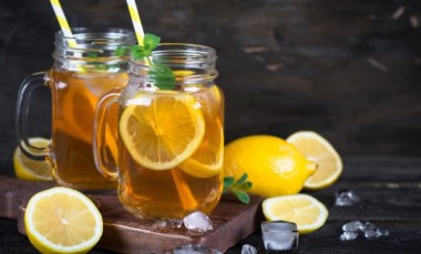 Ev yapımı limonlu ve şeftalili soğuk çay (ıce tea) tarifi...