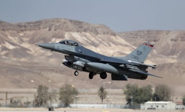 ABD'ye ait bir F-16 savaş uçağı eğitim uçuşu sırasında düştü