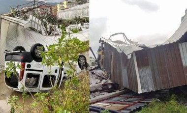 Mersin'de hortum biri TIR iki aracı devirdi, seraları parçaladı: 1 yaralı!