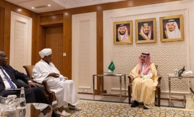 Sudan's warring rivals begin direct talks in Saudi Arabia