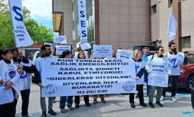 Sağlıkçılardan ‘doktorları dövüyoruz’ sözlerine protesto: ‘Sağlık sisteminin geldiği nokta, hekimlerin kum torbası olarak görülmesi’