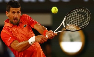 Djokovic, Fransa Açık Tenis Turnuvası'nda kameraya 'Kosova Sırbistan'ın kalbidir' diye yazdı