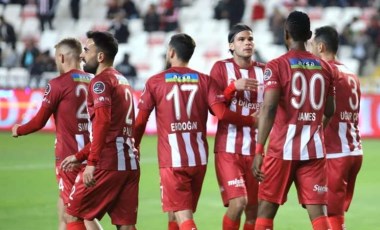 Sivasspor'da 9 futbolcunun sözleşmesi bitti