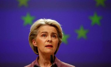 Von der Leyen hakkında görevden alma ve tazminat davası açıldı