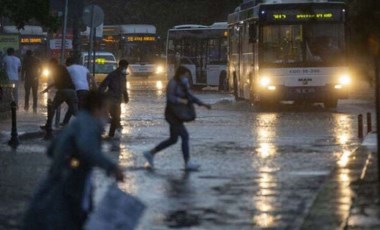 Meteoroloji çok sayıda ili saat vererek uyardı: Sel, su baskını, yıldırım...