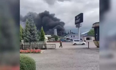 Kayseri’de fabrika yangını: Ekiplerin müdahalesi sürüyor