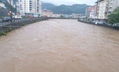 Trabzon’da sağanak etkili oldu: Hoparlörden anonslar yapıldı