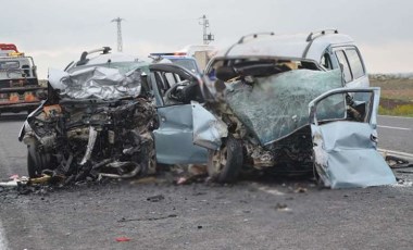 Konya'da feci kaza! Minibüs ile kamyonet çarpıştı: 4 ölü