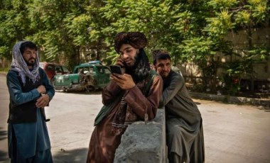 Whatsapp'tan Taliban'a engel