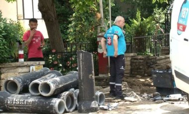 Kadıköy’de doğalgaz borusu patladı, sigarayla başında bekledi