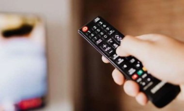 TV yayın akışı 20 Haziran Salı! Hangi kanalda ne var, günün filmleri ve dizileri neler?