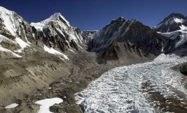 Himalayalar'daki buzullar hızla eriyor, 2100'e kadar yüzde 75 kayıp olabilir