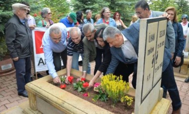 İlhan-Turhan Selçuk kardeşleri özlemle andık: Yolumuzu aydınlatıyorlar