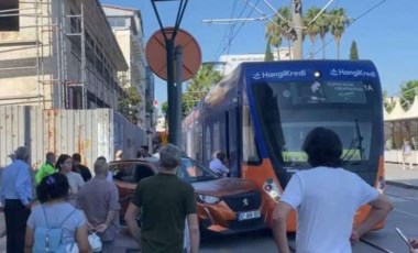 Antalya’da tramvay ile otomobil çarpıştı: Seferler aksadı