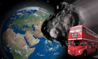 Dört devasa asteroit Dünya'ya yaklaşıyor: '37 çift katlı otobüs büyüklüğünde...'